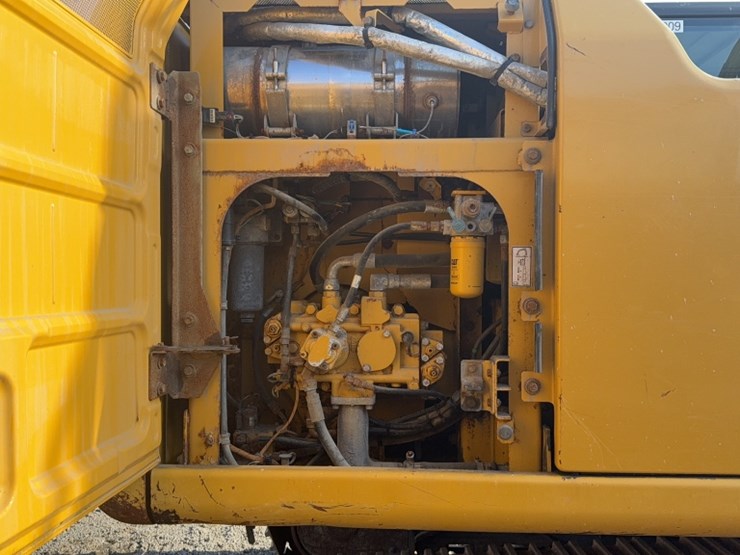 caterpillar-318fl-image-9