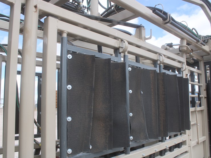 #1083-•-new-circle-t-portable-complete-cattle-processing-system-image-37