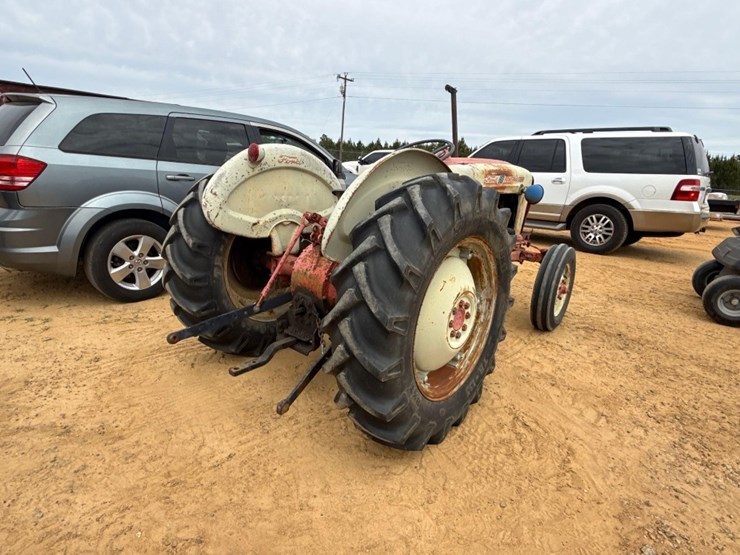 1964-ford-801-image-4