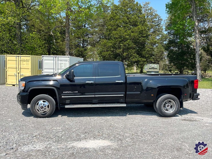 2015-gmc-3500-image-2