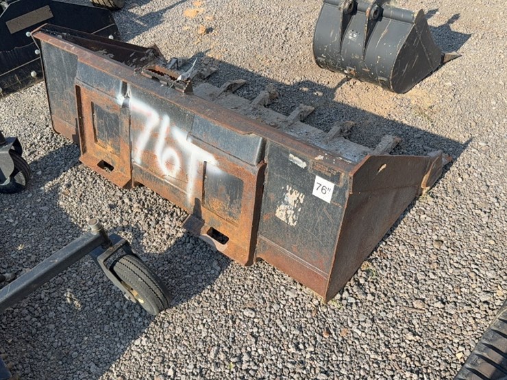 #2061-•-74"-skid-steeer-tooth-bucket-image-3