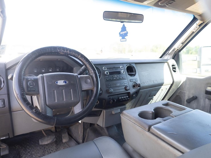 2012-ford-f550-image-10