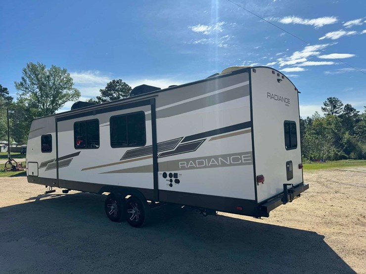 2021-radiance-28bh-bumper-pull-camper---bunks-image-5