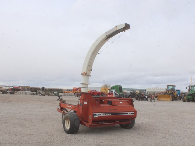 international-830-image-8