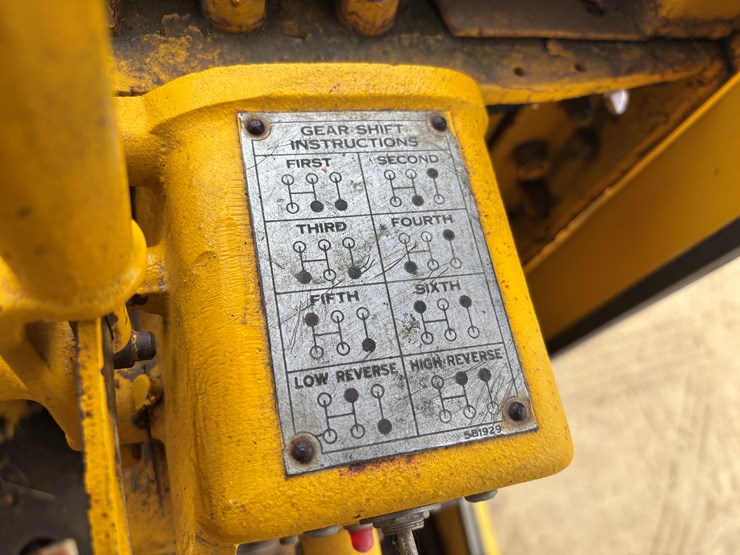 caterpillar-12-image-35