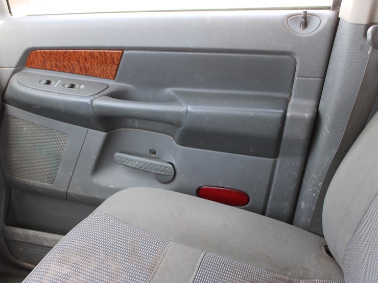 2006-dodge-ram-2500-image-30