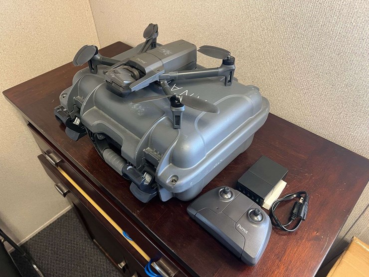 parrot-anafi-usa-foldable-drone-with-4k/thermal-camera-image-1