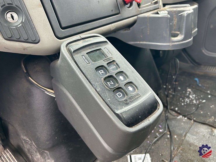 2009-international-7400-image-60