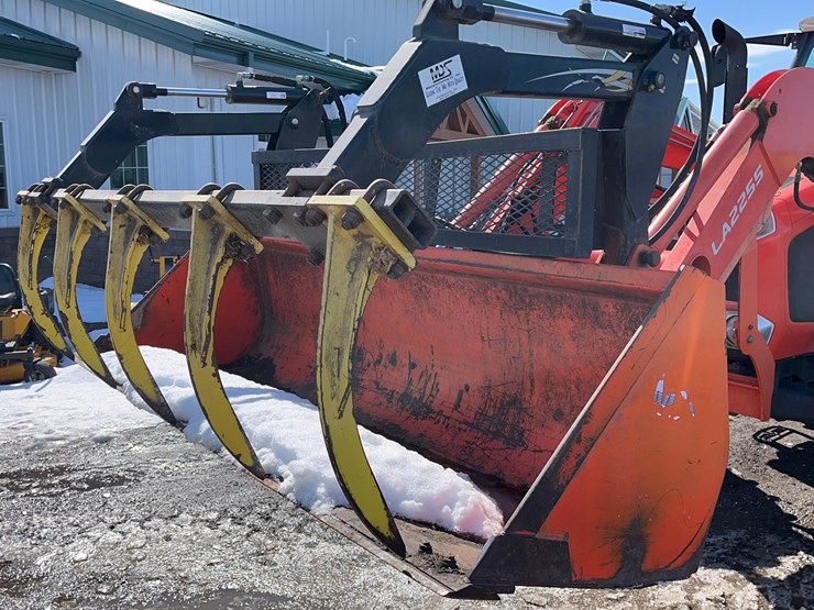 2016-kubota-m6-131-image-25