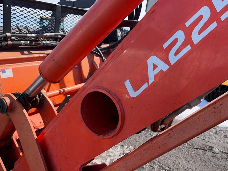 2016-kubota-m6-131-image-54