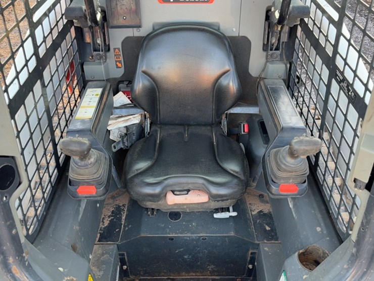 2020-bobcat-t64-image-13
