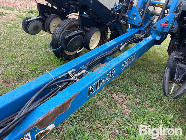 kinze-2200-image-14