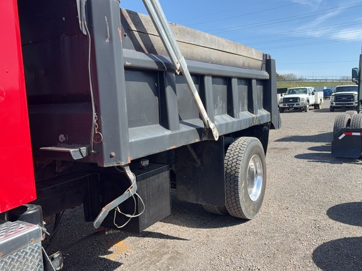 2003-kenworth-t300-image-14