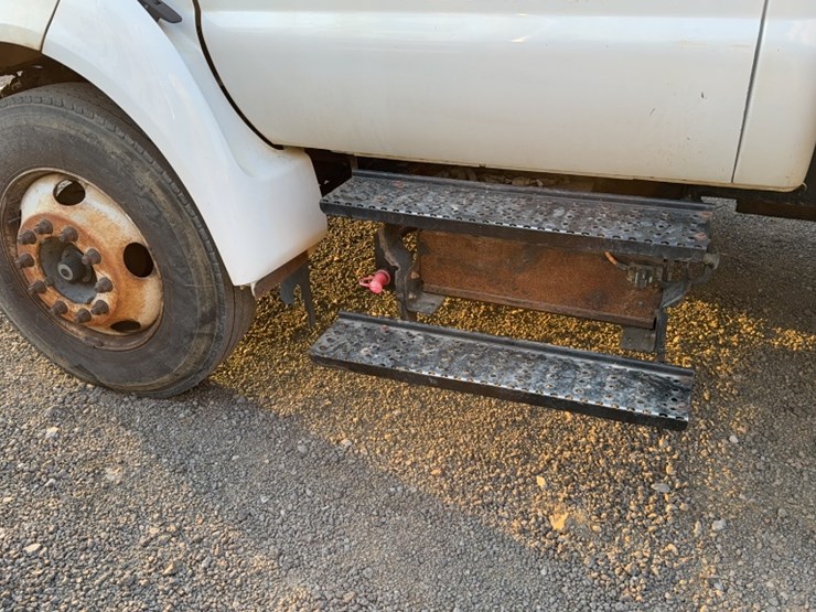 2005-ford-f650-image-12