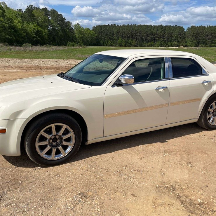 2010 Chrysler 300 4 Door Sedan (119,302 Miles)