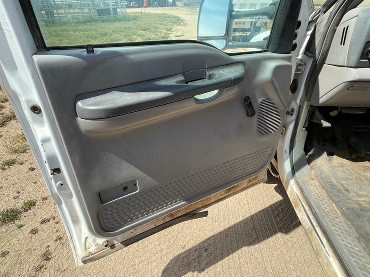 2000-ford-f250-image-32