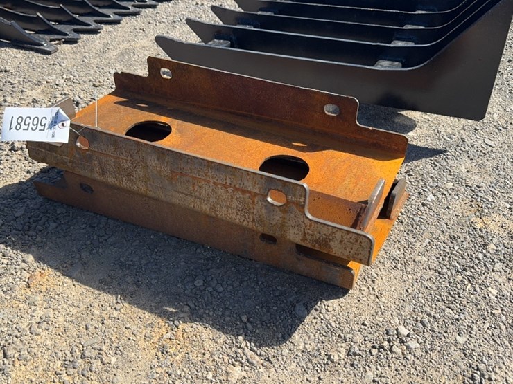 #1029-•-qty(3)-dingo-weld-on-plates-image-2