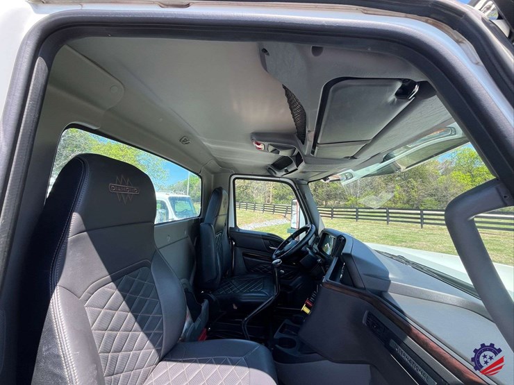 2024-international-hx520-image-78