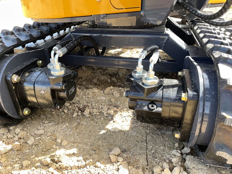 #901-•-new-land-hero-me18-mini-excavator-image-32