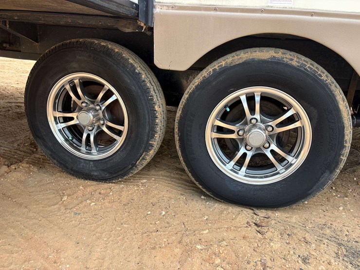 2015-rockwood-2608ws-travel-trailer-image-13