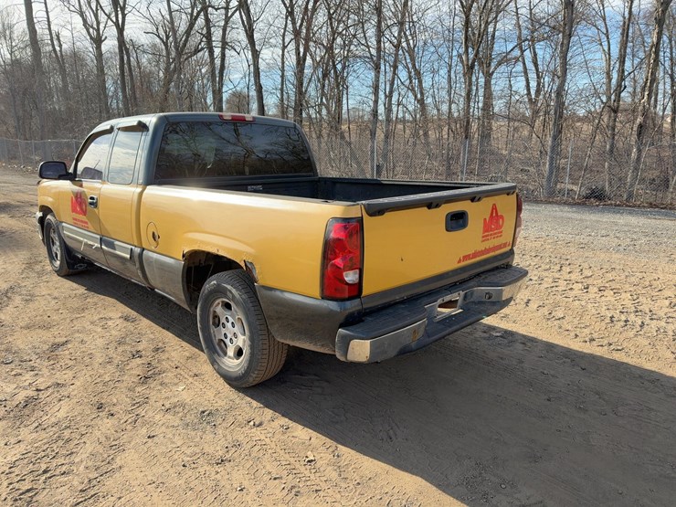 2004-chevrolet-silverado-1500-image-3