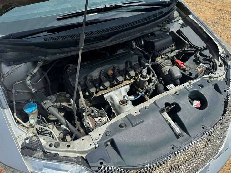 2015-honda-civic-4-door-sedan-(249,847-miles)-image-11