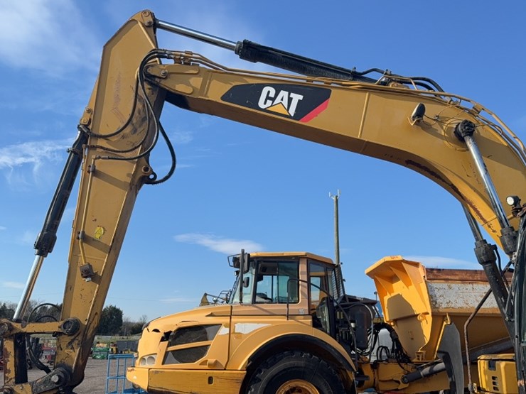 caterpillar-318fl-image-15