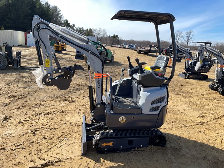 #1031-•-new-ats-me18-mini-excavator-image-8