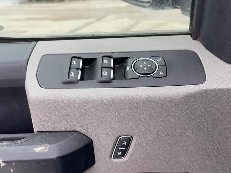 2019-ford-f550-image-11