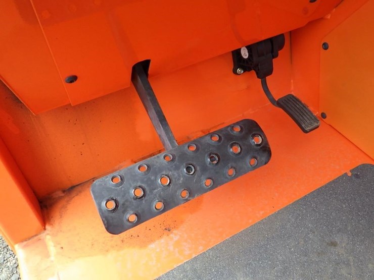 2024-sky-trak-6034-image-23