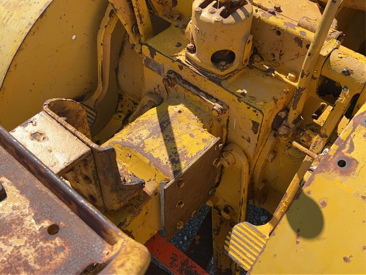 caterpillar-r2-image-24