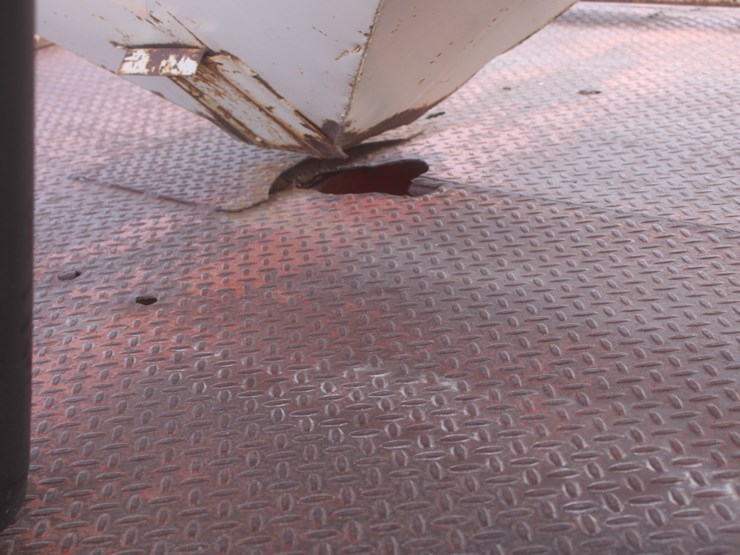 #1054-•-prairie-built-double-hopper-seed-tender-image-19