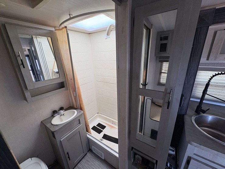 2022-forest-river-ibex-travel-trailer-w/-solar-power-system-image-22