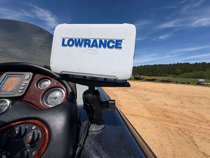 2005-triton-tr-196-w/-tandem-axle-boat-trailer-image-20