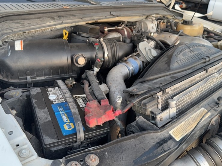 2010-ford-f550-image-22