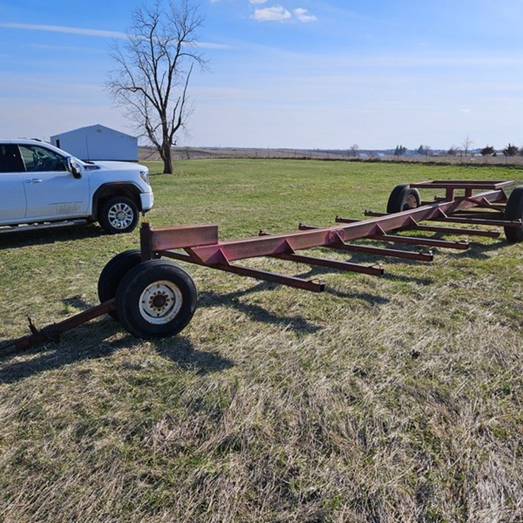 #572 • 11 Place Bale Trailer