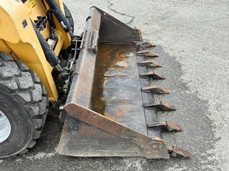 2019-gehl-r190-image-6