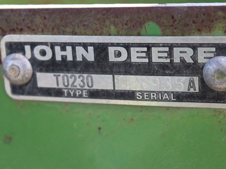 john-deere-235-image-40