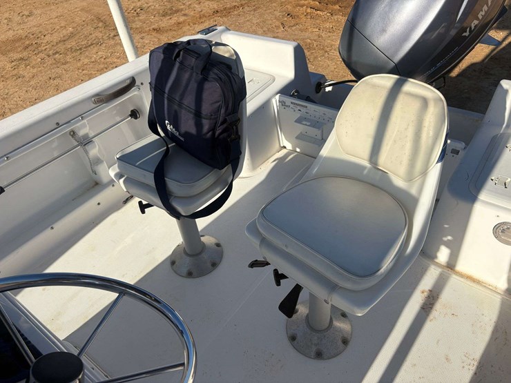 2001-cobia-center-console-saltwater-boat-image-18