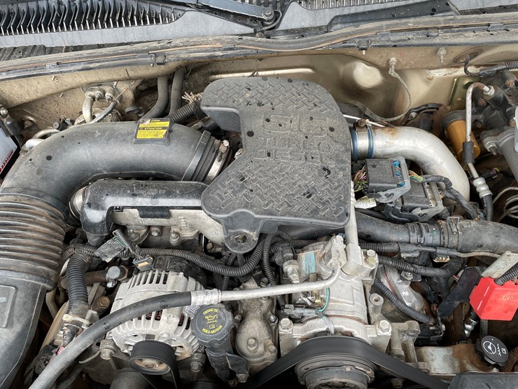 #4006-•-2005-chevy-crew-cab-truck-(az-title)-image-35