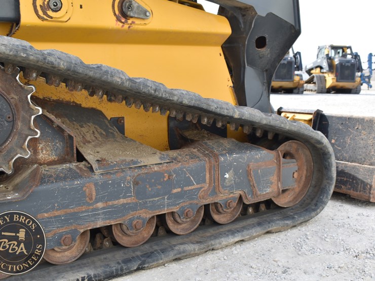 2023-deere-333g-image-37