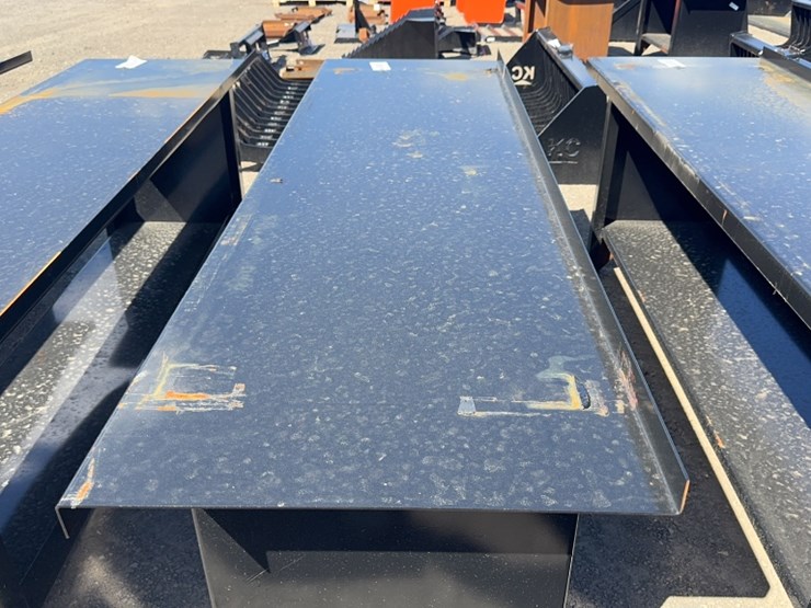 #1015-•-90"-metal-work-bench-image-2