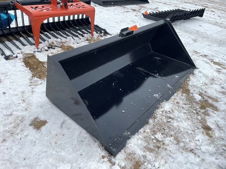 #2041-•-skid-steer-mount-78"-bucket-with-blade-image-3