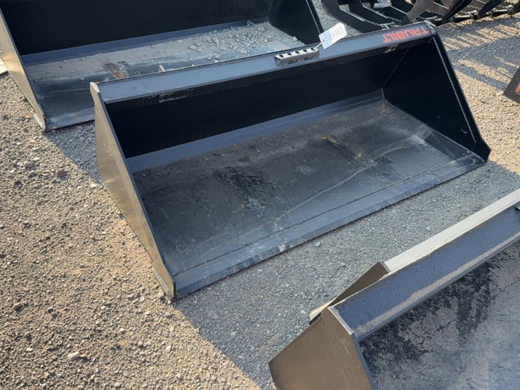 #2083-•-trubilt-66"-skid-steer-smooth-bucket-image-2