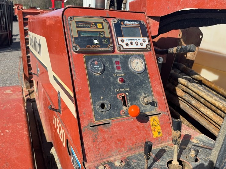 ditch-witch-jt520-image-12