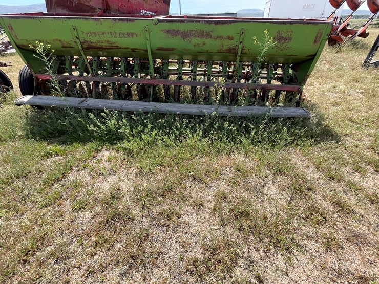 #4030-•-massey-fergusen-drill-image-9