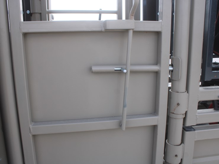 #1083-•-new-circle-t-portable-complete-cattle-processing-system-image-67