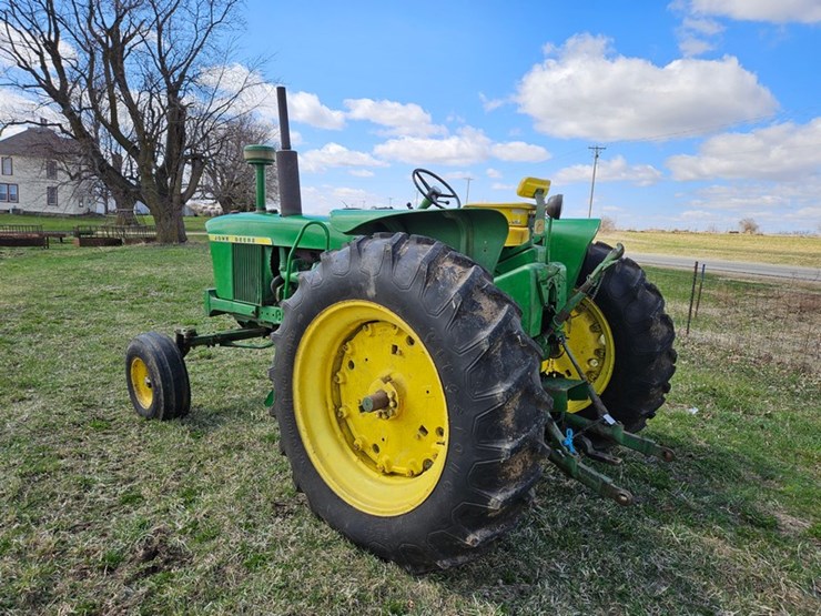 john-deere-4010-image-3