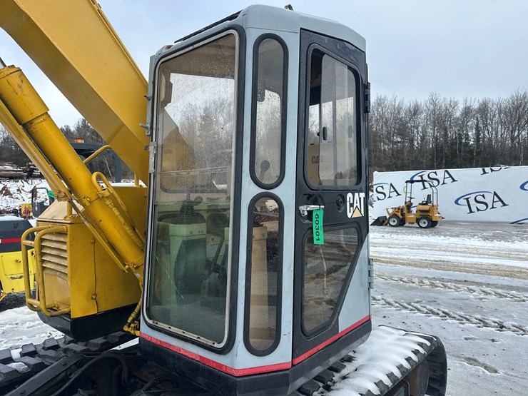 caterpillar-307-image-9