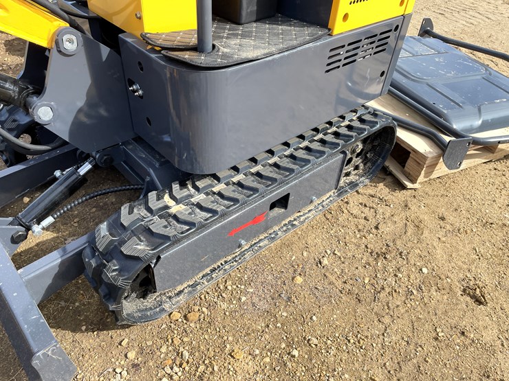 #900-•-landhonor-mini-excavator-image-26